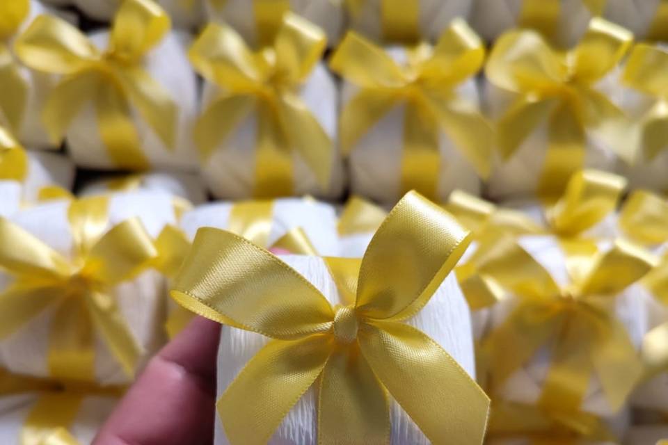 Amarelo