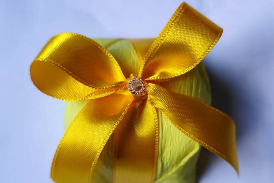Amarelo