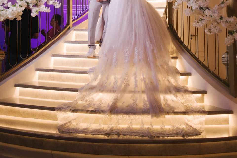Casal na escada imperial