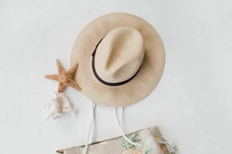 Chapéu e bolsa personalizada