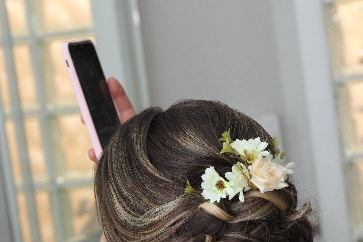 Penteado com flores