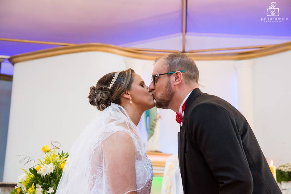 O beijo dos noivos