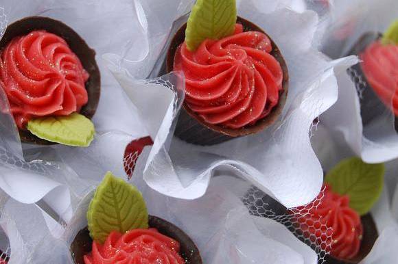 Cupcakes de brigadeiro e morango