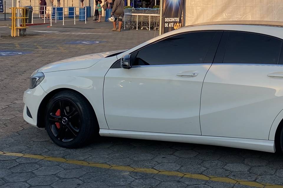 Thayssa Mercedes Car