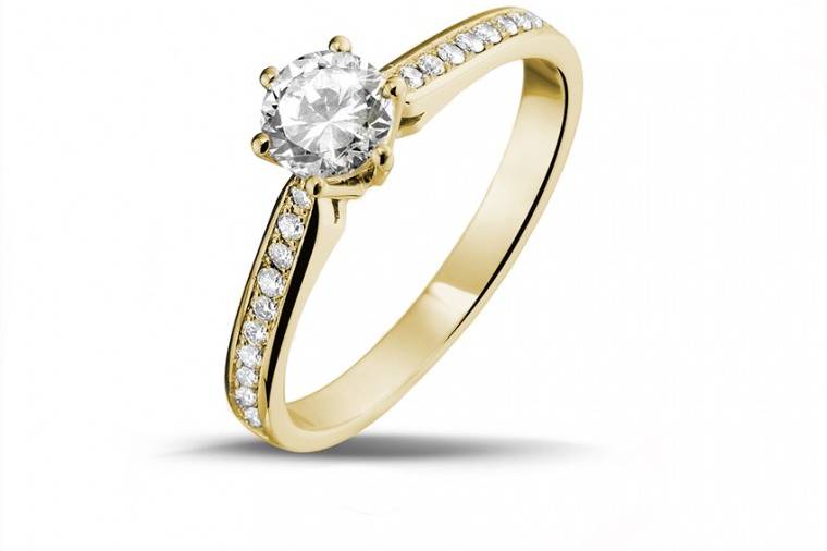 Anel noivado com diamantes
