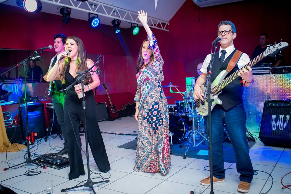 No palco com a banda