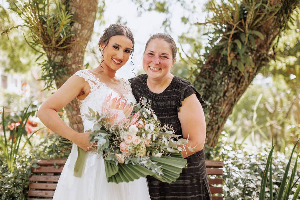 Entregando o bouquet