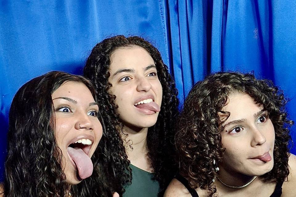 Divertindo na Cabine