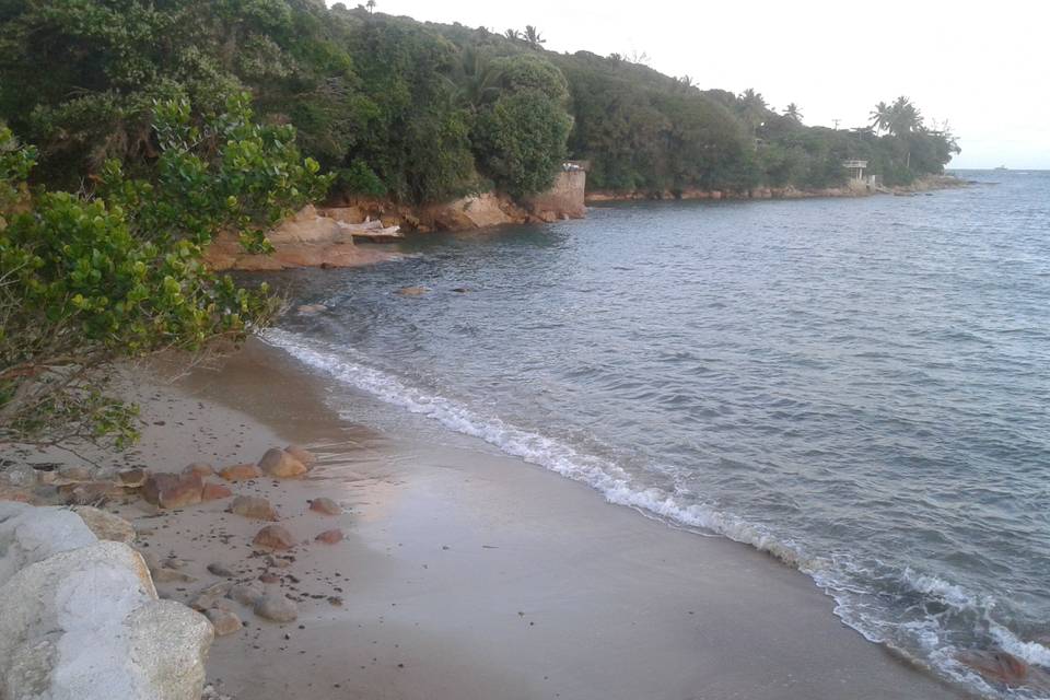 Praia na maré cheia