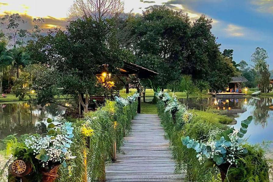 Casamento ponte na lagoa