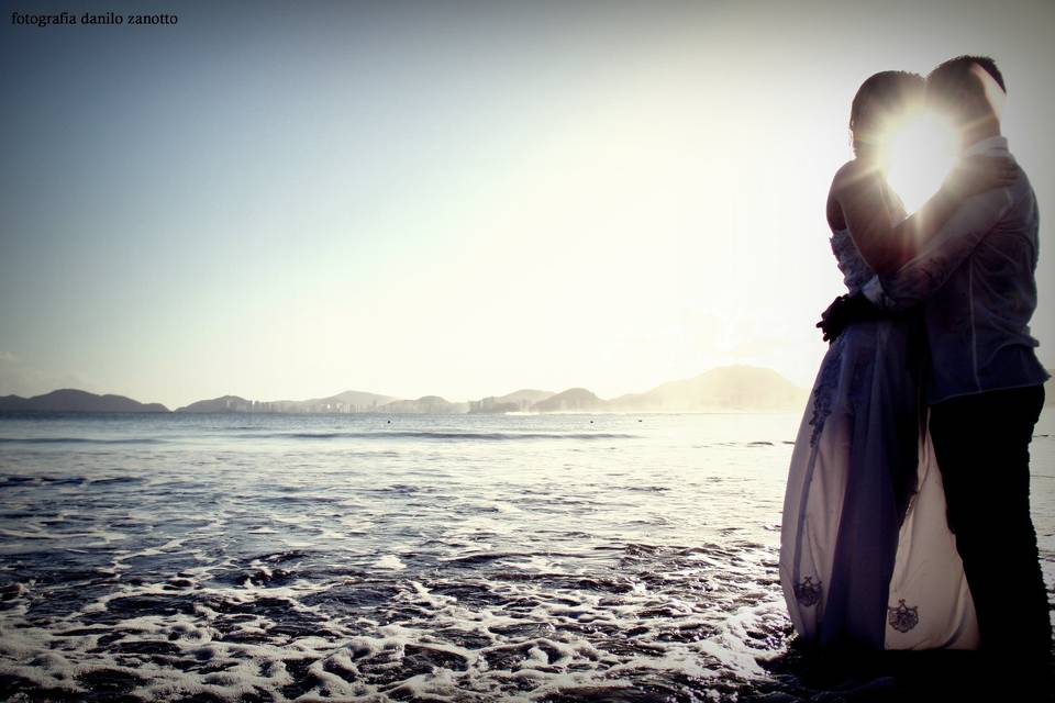 Luz... sol...cenário e casal!