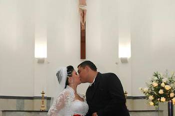 Beijo no altar