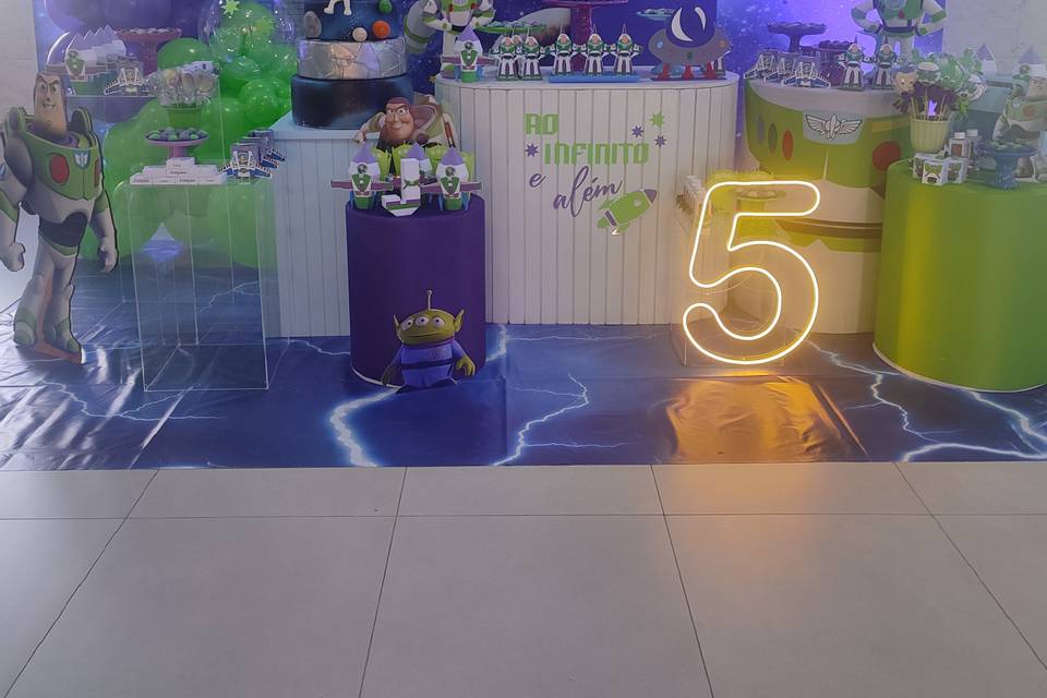 Mesa do bolo infantil