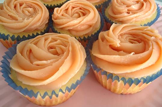 Mini cupcake delicado morango