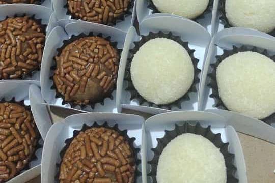 Brigadeiros e beijinhos