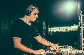 DJ Lucas Carrilho
