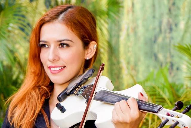 Vanessa Belucio Violinista