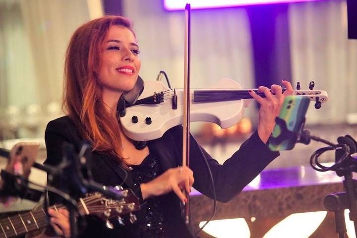 Vanessa Belucio Violinista