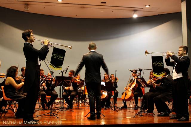 Formação Orquestra com Clarins