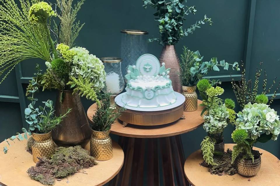 Espaço para mesa de doces/bolo