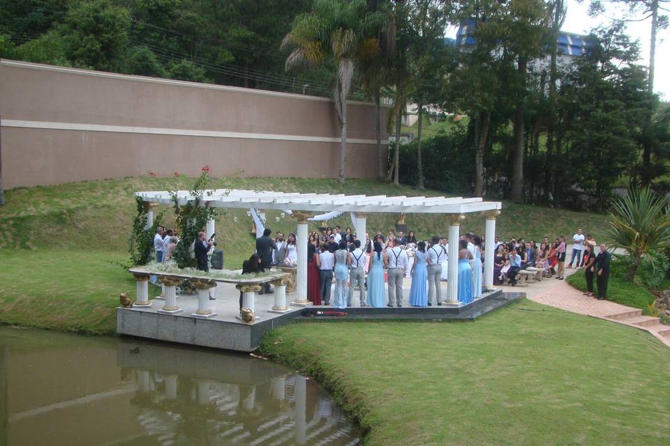 Lago atras da cerimonia