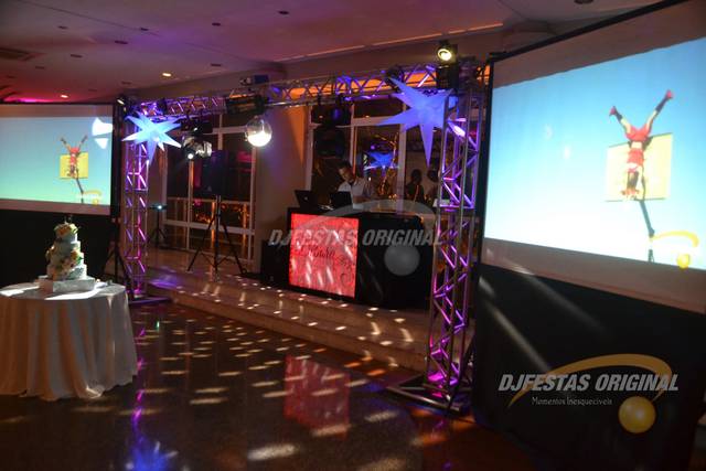 Estrutura com telões