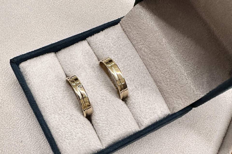 Alianças retas com 4 mm