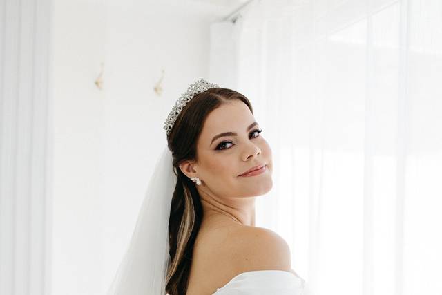 Iara Maquiadora e Penteadista