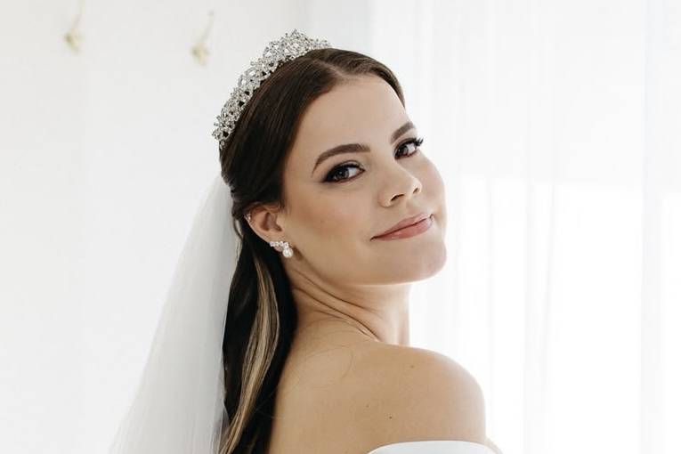 Iara Maquiadora e Penteadista