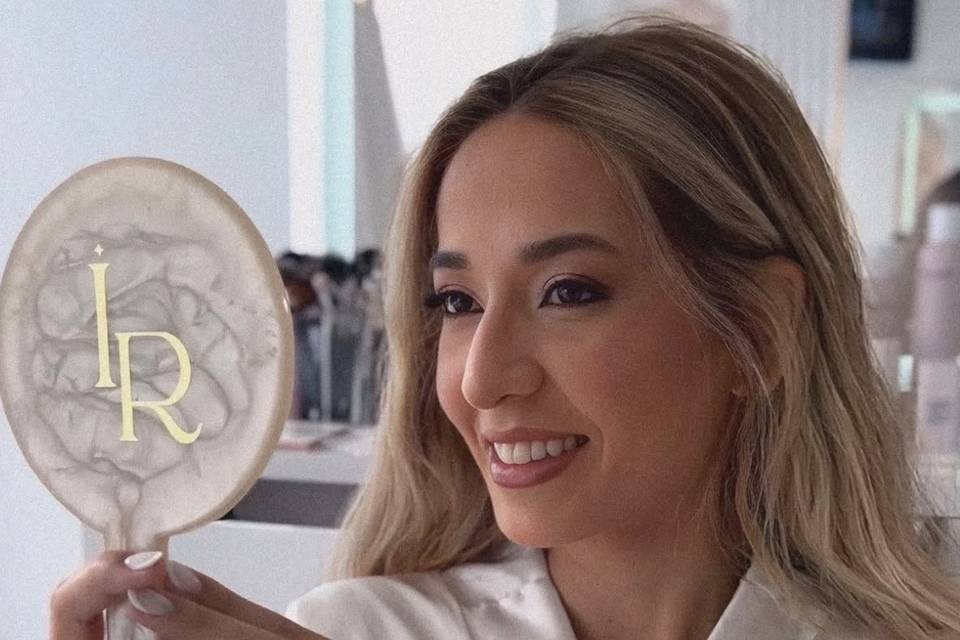 Iara Rodrigues - Maquiadora