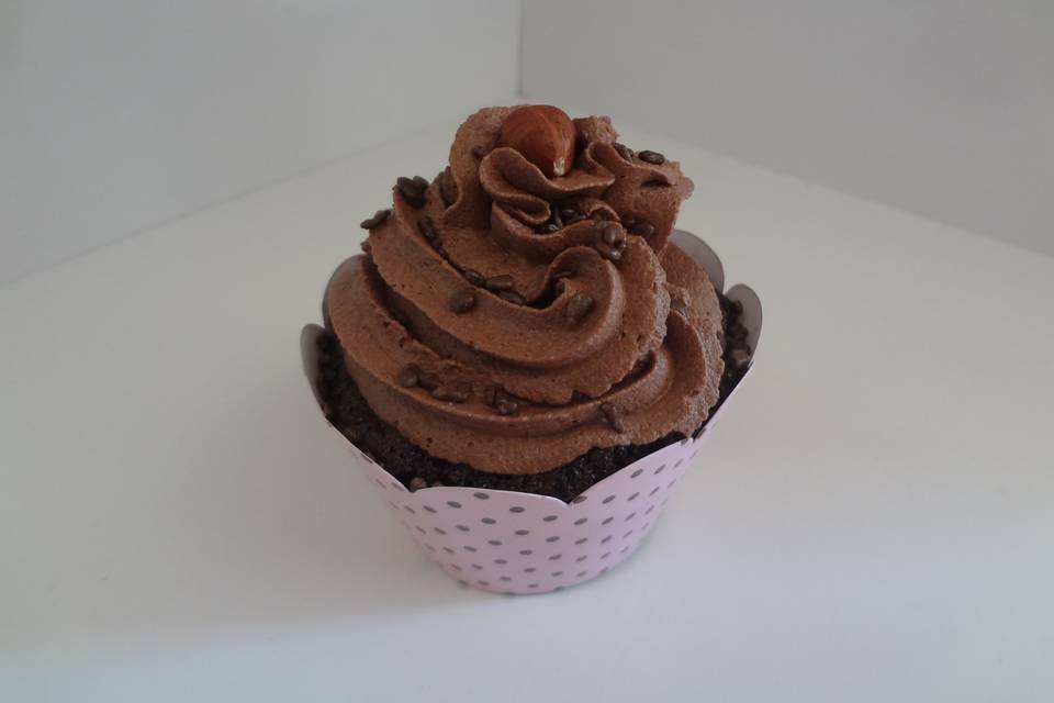 Cupcake de nutella e avelãs