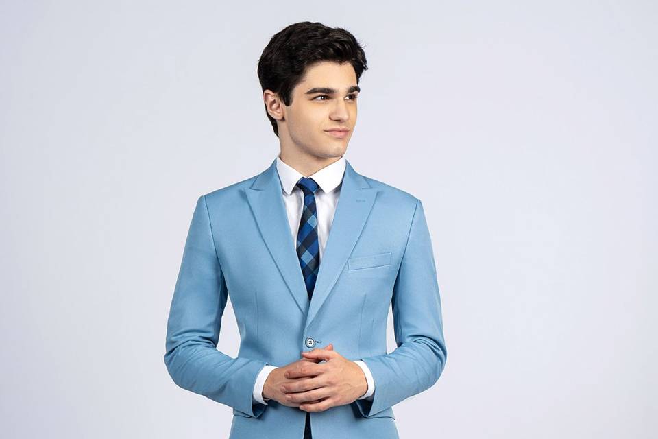 Terno azul bebê slim uma esco