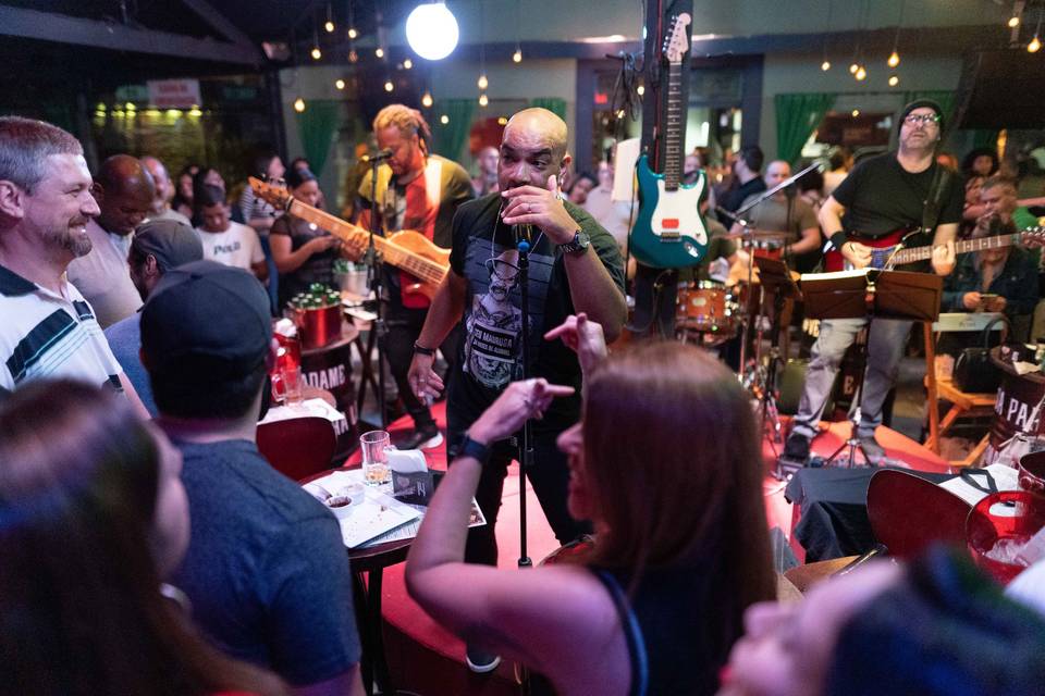 Show completo com banda