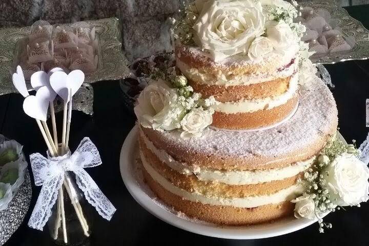 Naked Cake com FLores