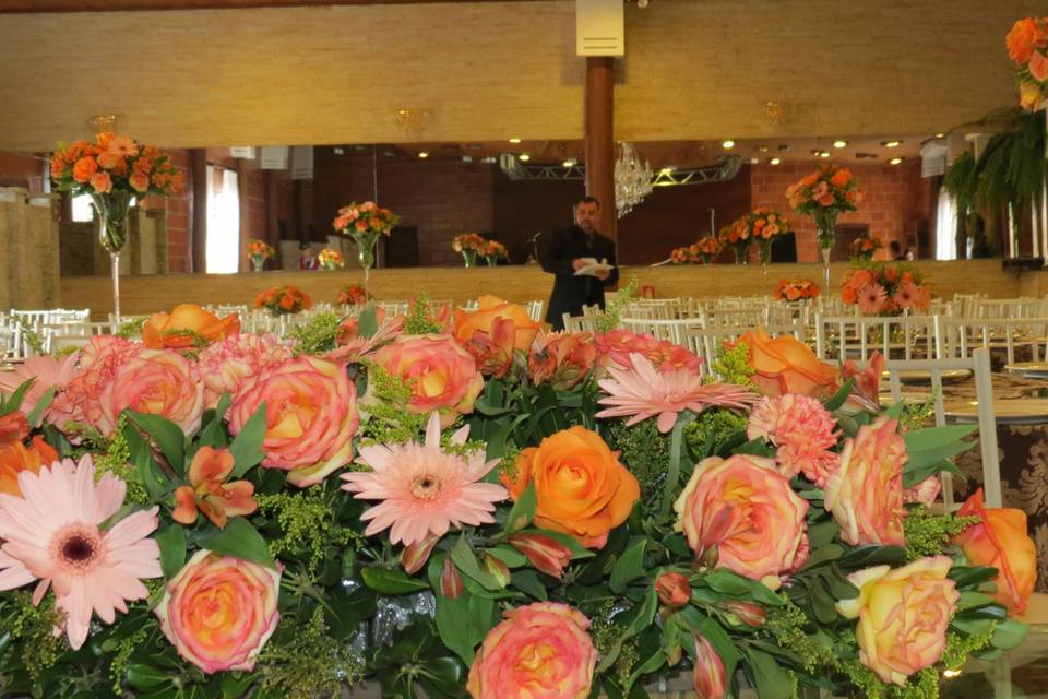 Rosas e gerberas