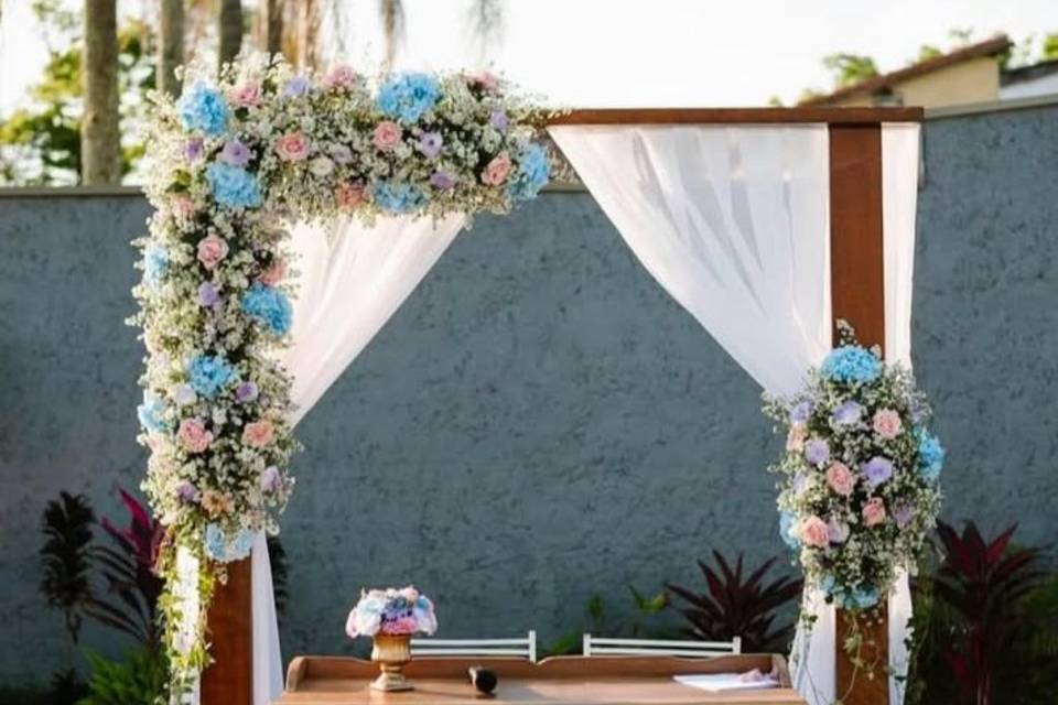 Pergolado com flores