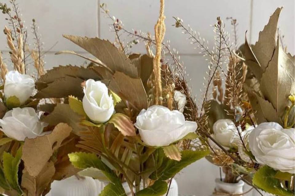 Vaso com flores secas