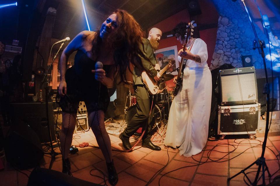 Lica e os Noivos tocando
