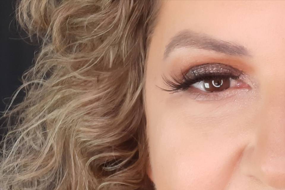Daniela Linhares Makeup