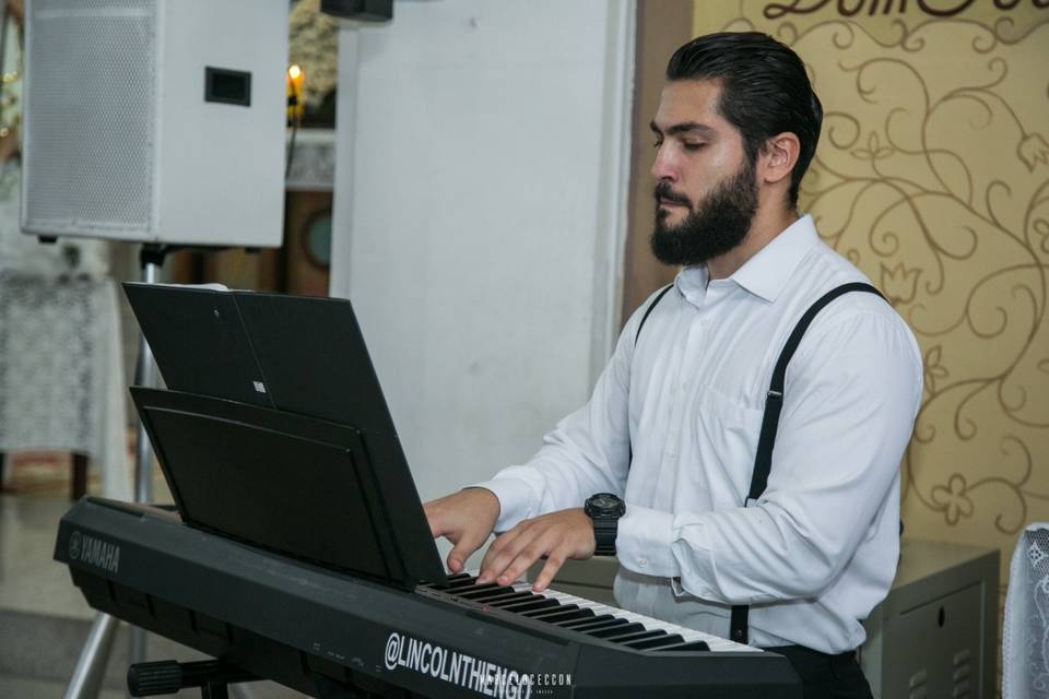 Lincoln Thiengo Pianista