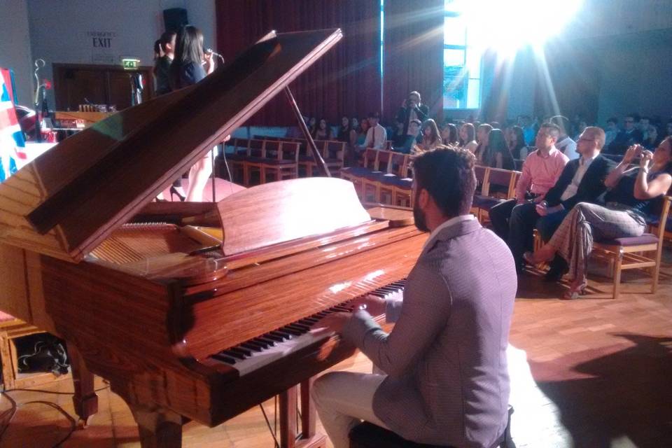 Lincoln Thiengo Pianista