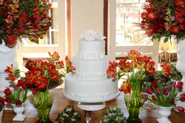 Mesa de bolo de casamento