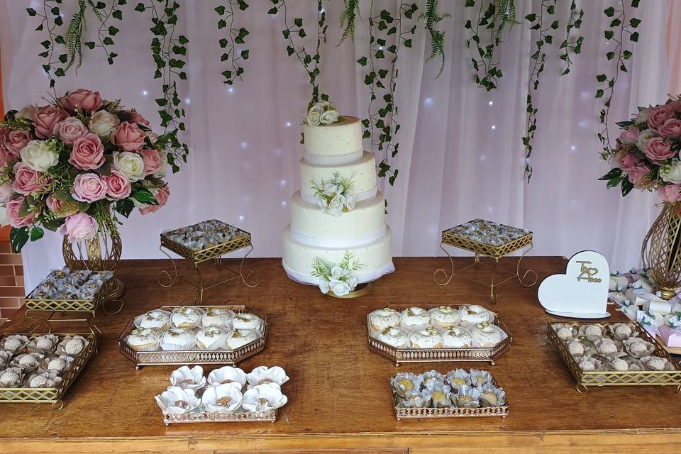 Buffet doces e canapés