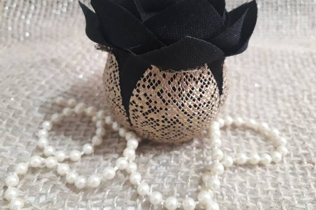 Dourado com preto