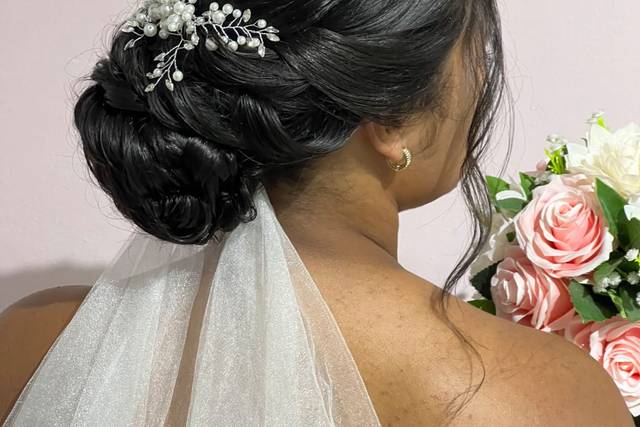 Penteado noiva coque baixo