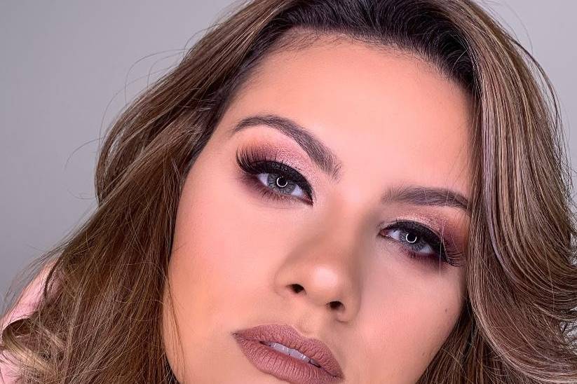 Bruna Cruz Makeup Artist