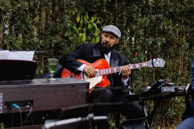 Eduardo Barros Pro & Banda