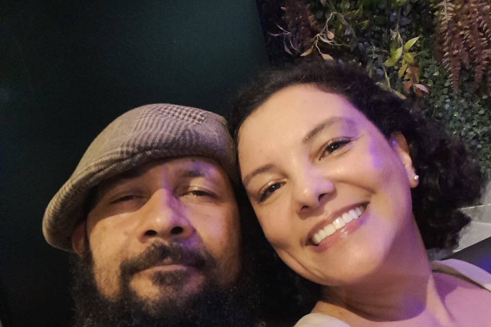 Outro casal feliz!
