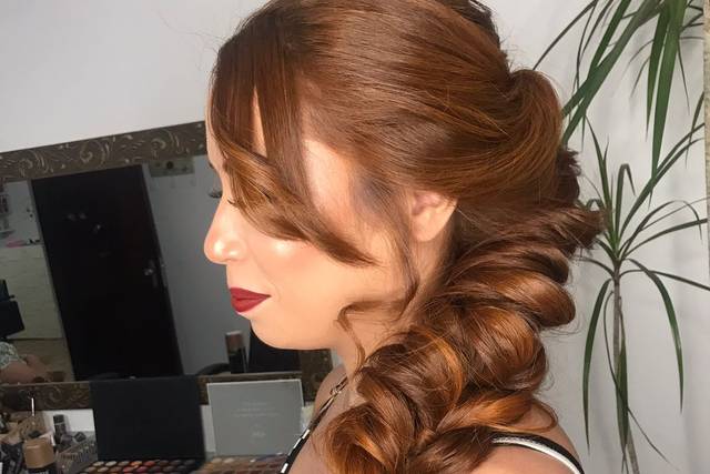 Penteado e maquiagem