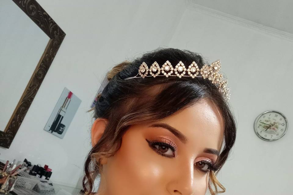 Penteado e maquiagem